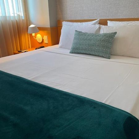 Flat Iate Clube Home Experience Praia Do Canto Vitoria Bagian luar foto