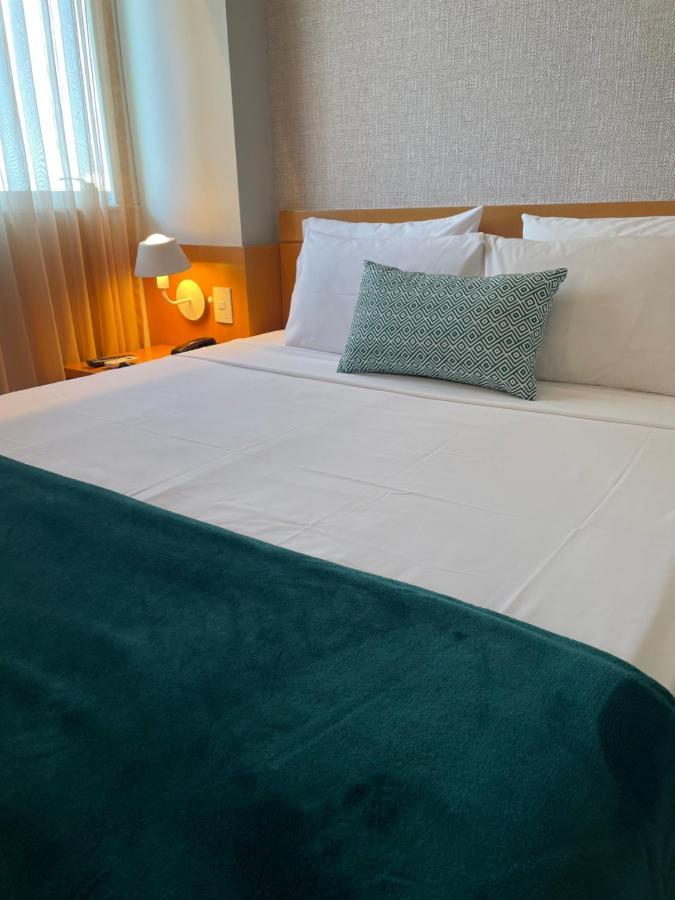 Flat Iate Clube Home Experience Praia Do Canto Vitoria Bagian luar foto