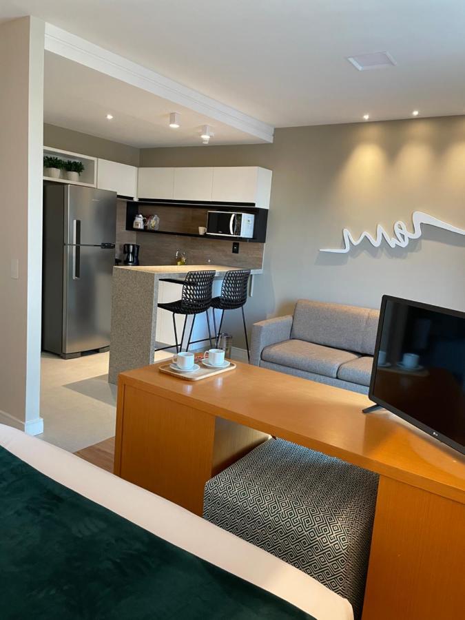 Flat Iate Clube Home Experience Praia Do Canto Vitoria Bagian luar foto